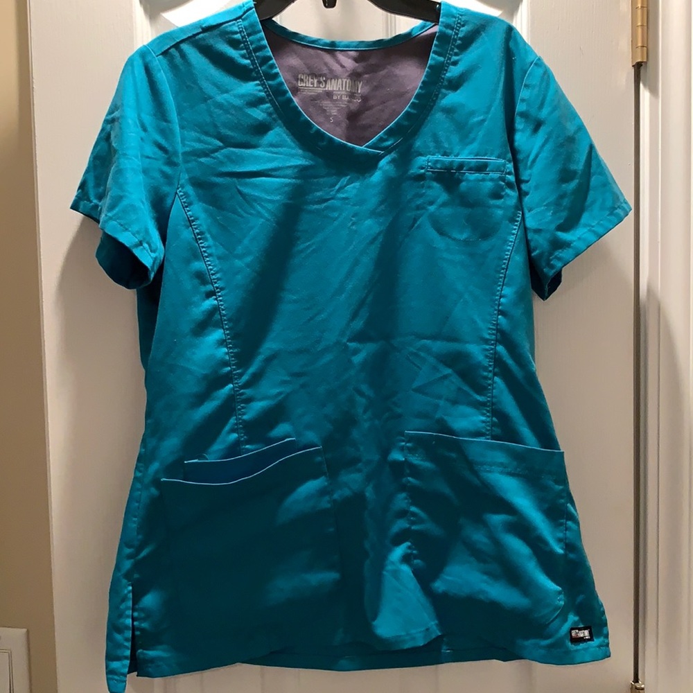 Scrub top